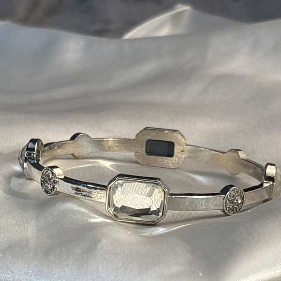Very Sparkly Bangle Silver Tone Clear Stone Bracelet Bling Glam Stackable Estate - Picture 14 of 16